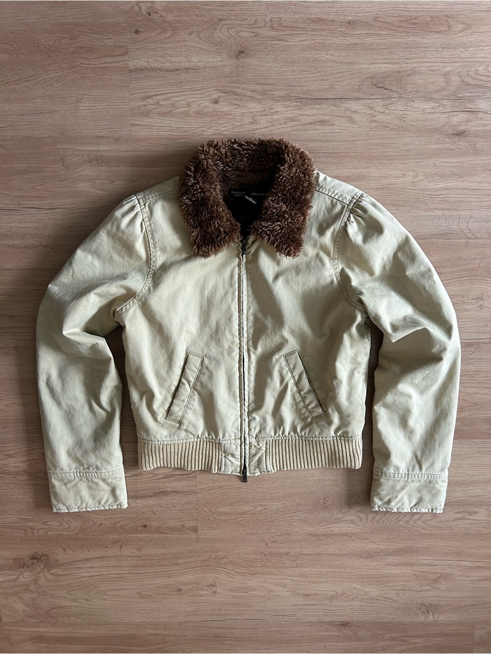 Vintage Y2K Abercrombie Beige Faux Fur Collar Canvas Short Bomber Jacket